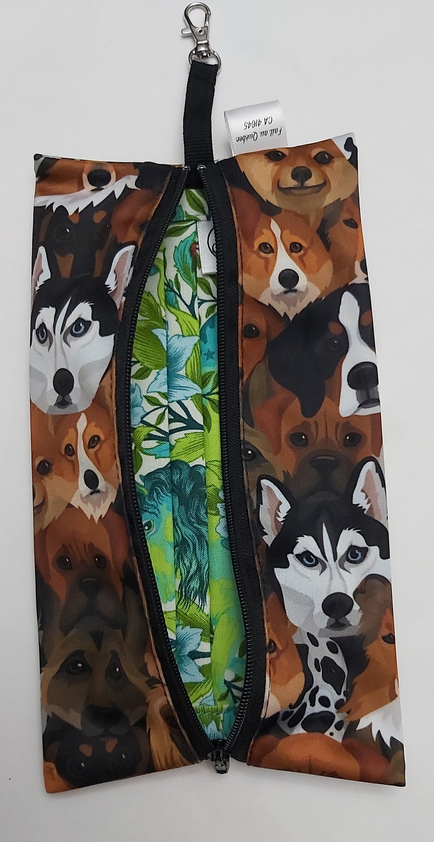 Etui imperméable pour masques