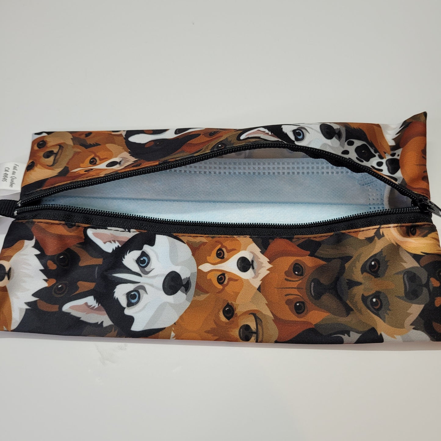 Etui imperméable pour masques
