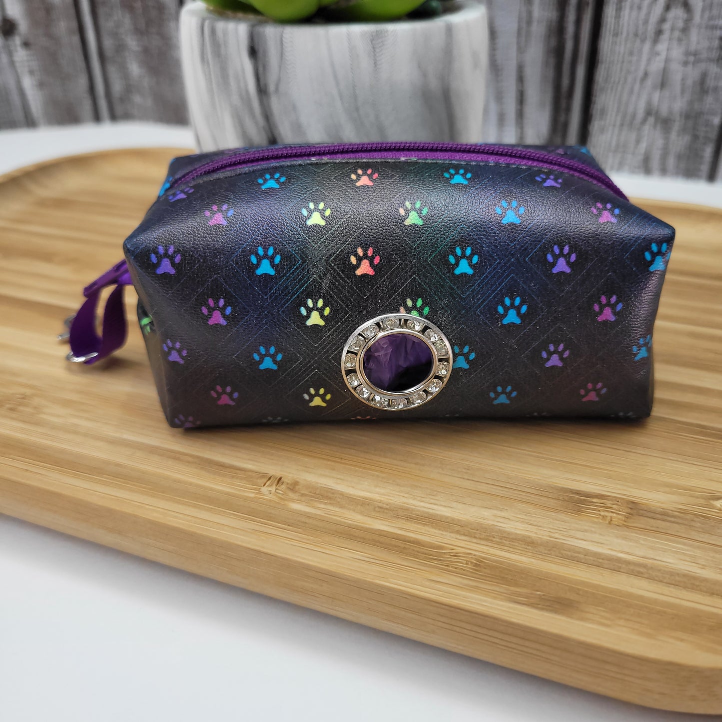 Distributeur de sacs à caca pour chien