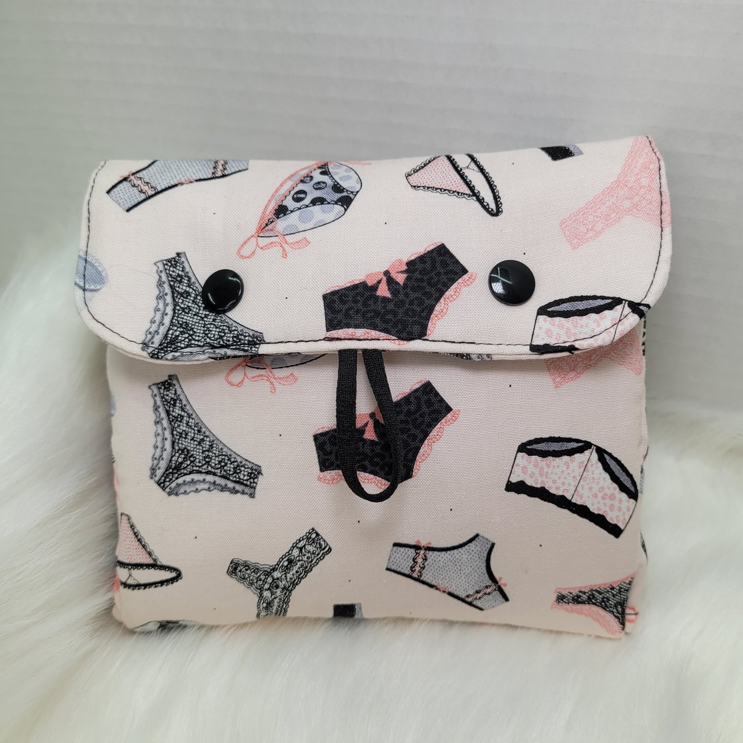 Grande trousse pour essentiels sanitaires