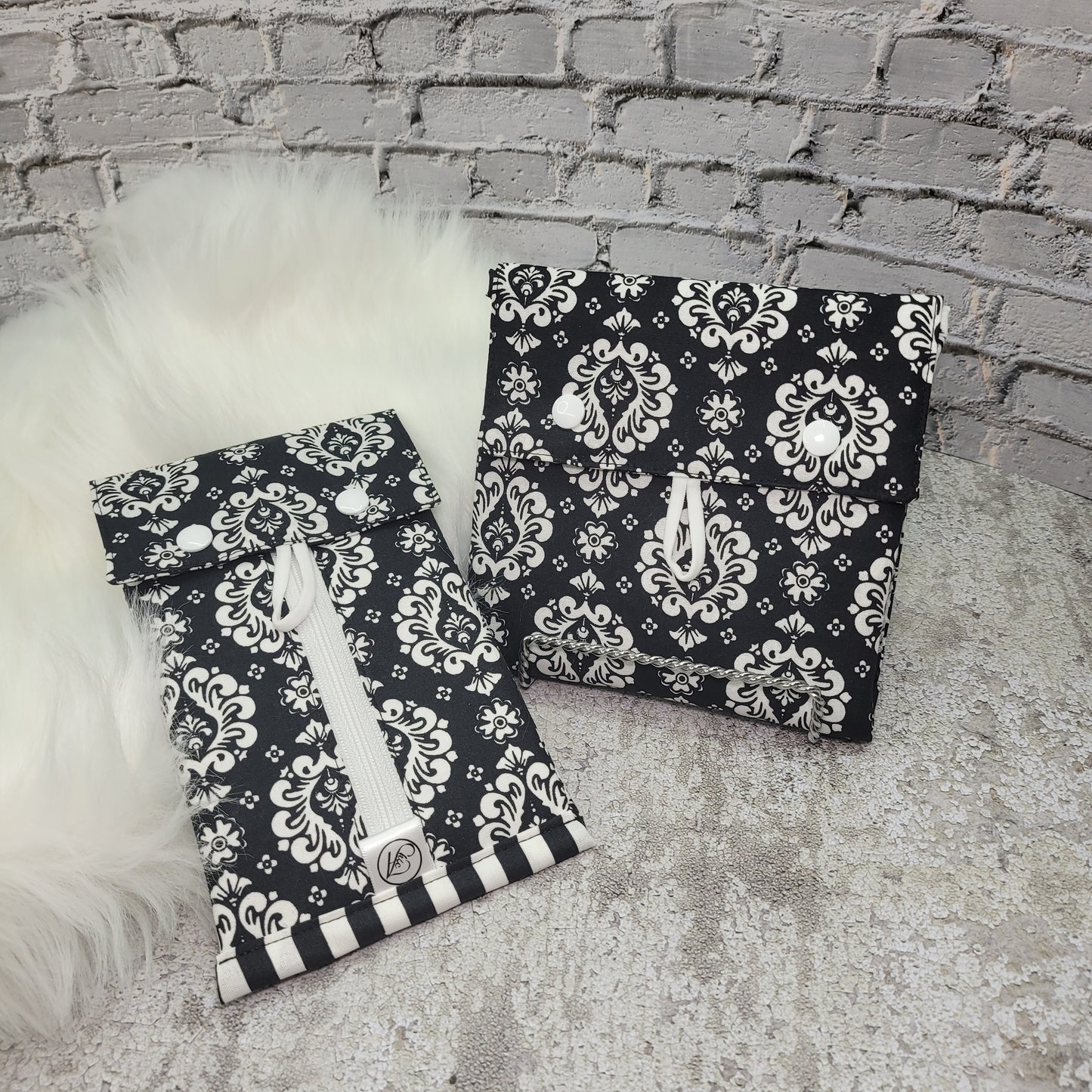 Trousse longue simple pour essentiels sanitaires