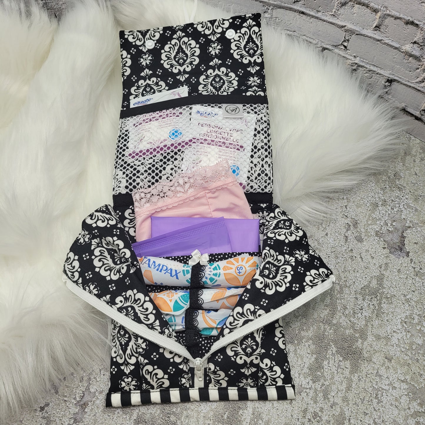 Grande trousse pour essentiels sanitaires