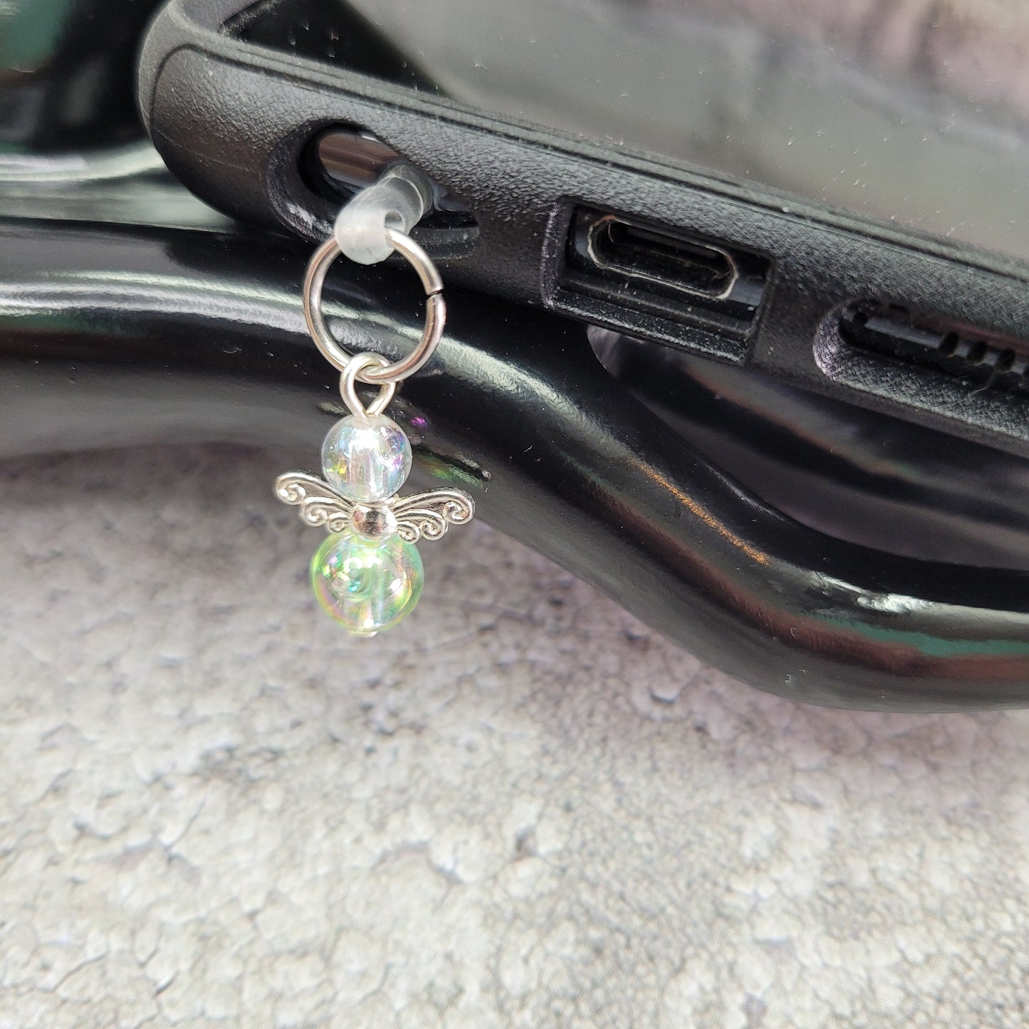 Pendentif ange pour cellulaire sur bouchon anti-poussière