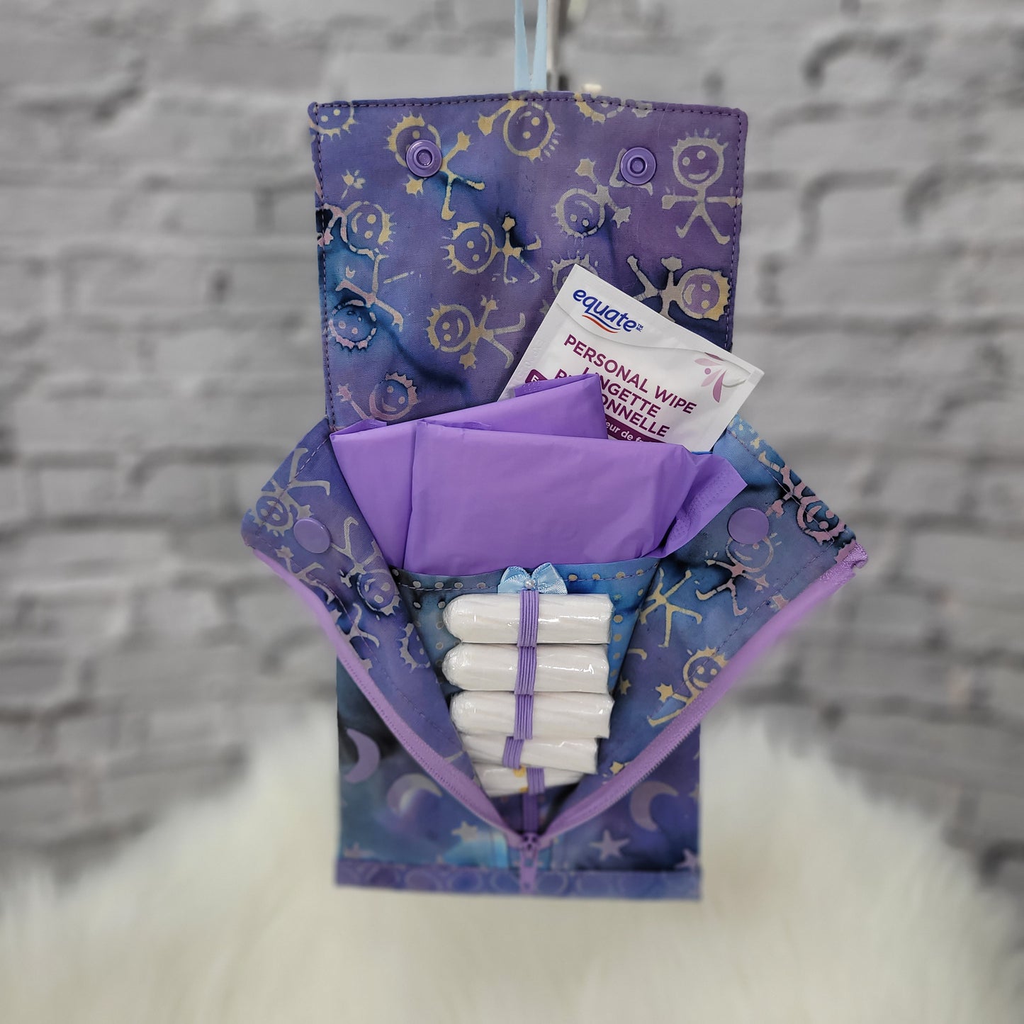 Trousse longue simple pour essentiels sanitaires