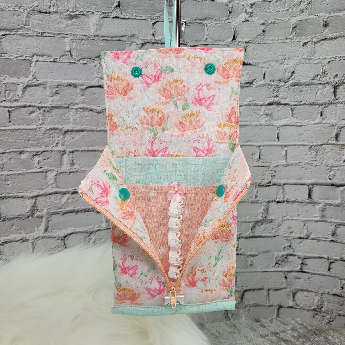 Trousse longue simple pour essentiels sanitaires