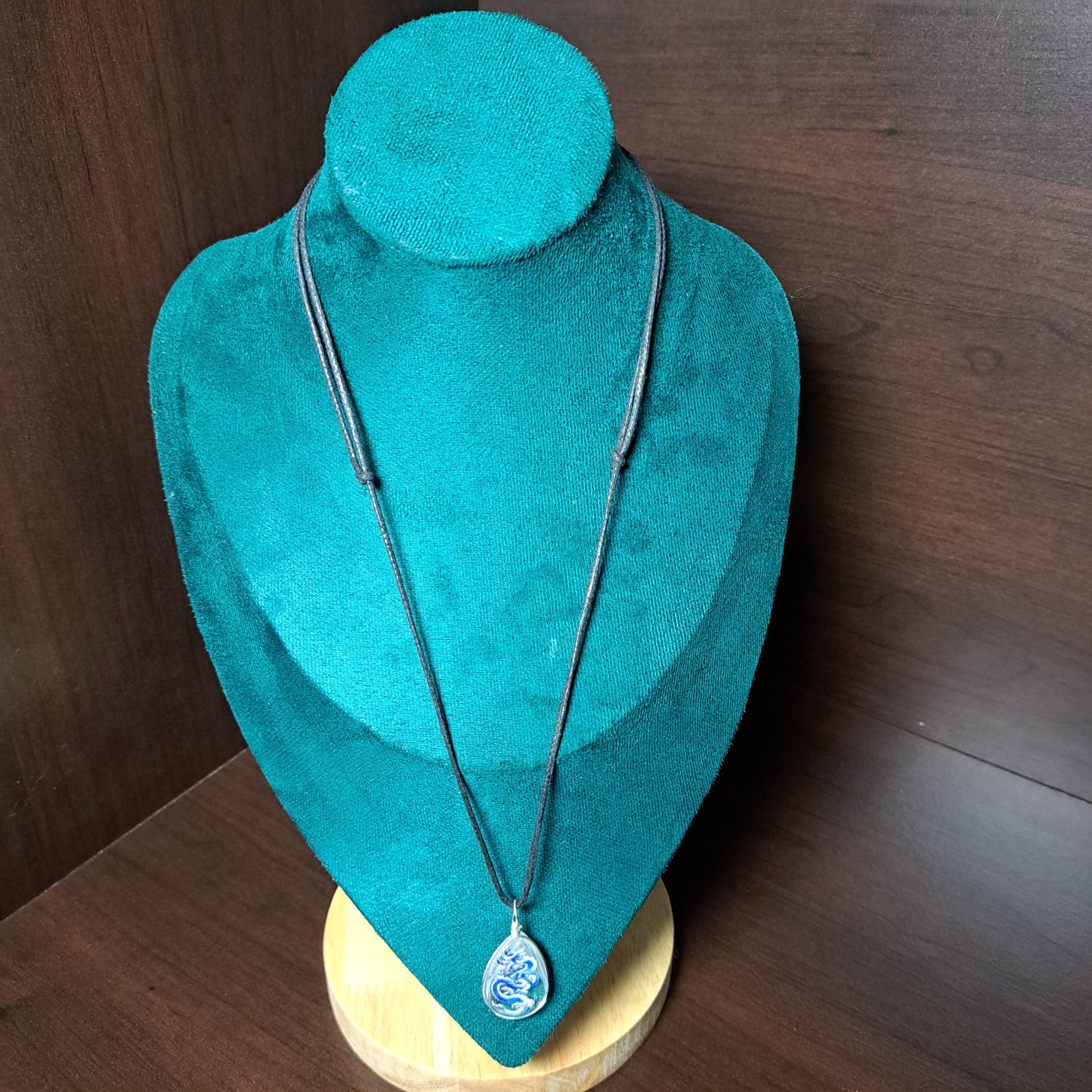 Collier avec perle de verre