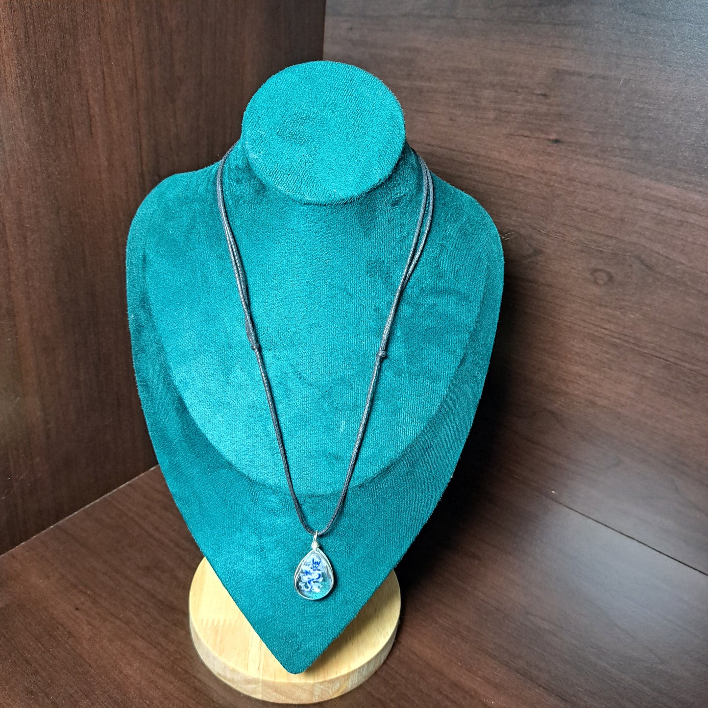 Collier avec perle de verre