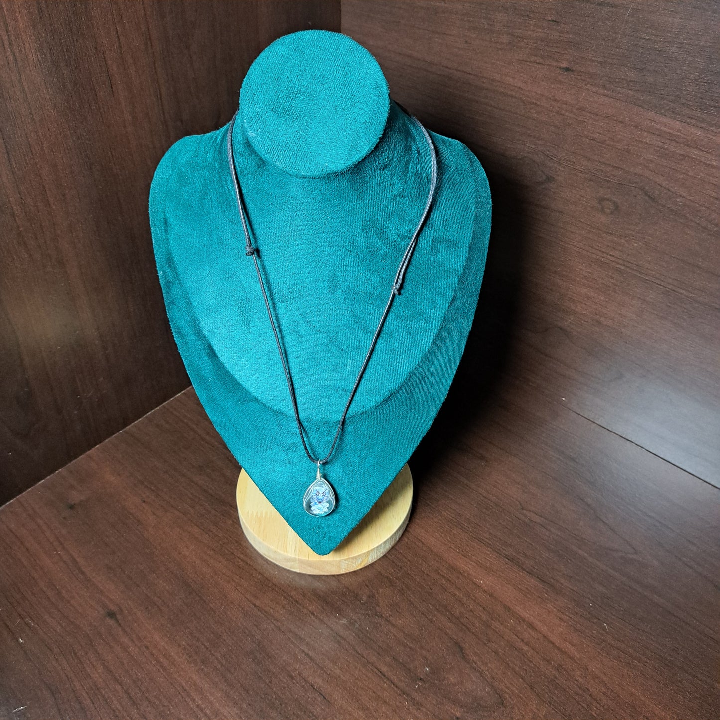 Collier avec perle de verre