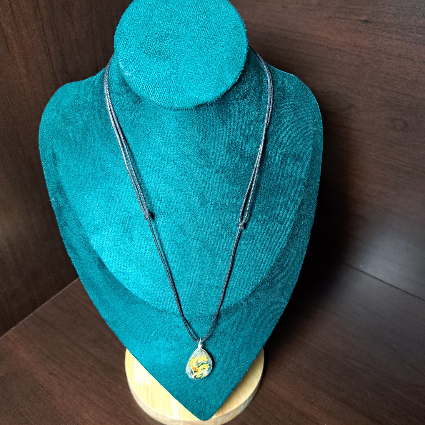 Collier avec perle de verre