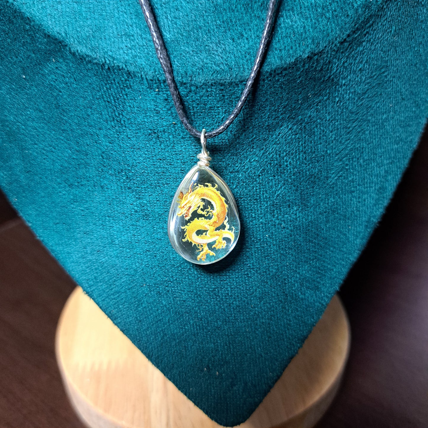 Collier avec perle de verre