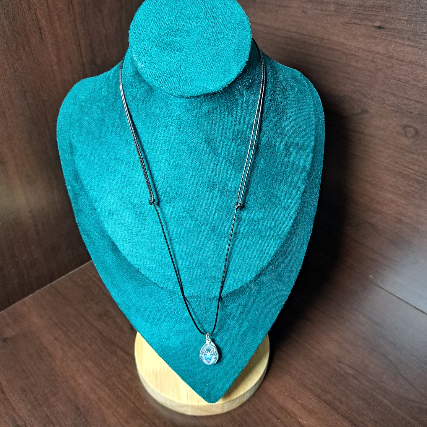 Collier avec perle de verre