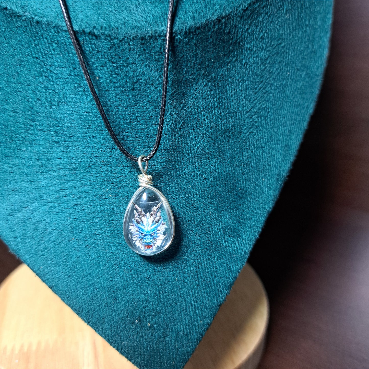 Collier avec perle de verre