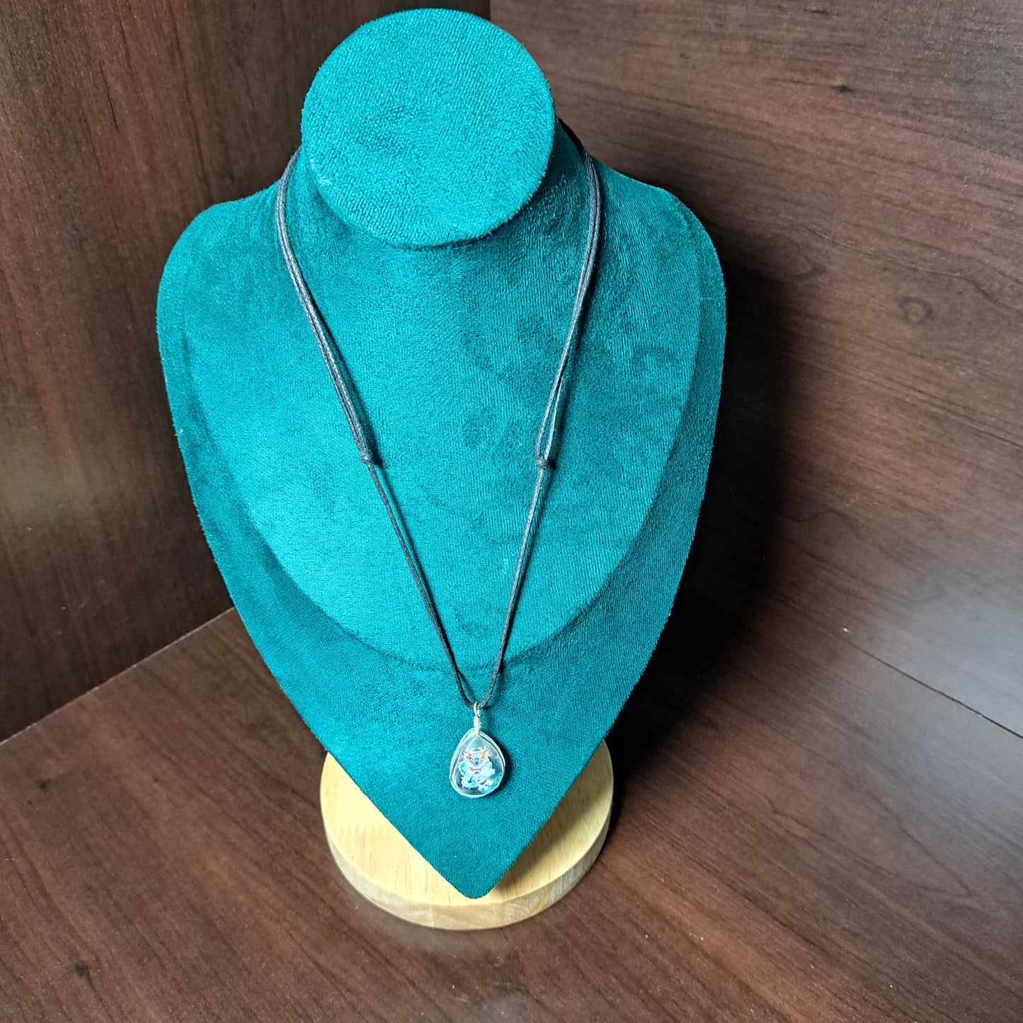 Collier avec perle de verre