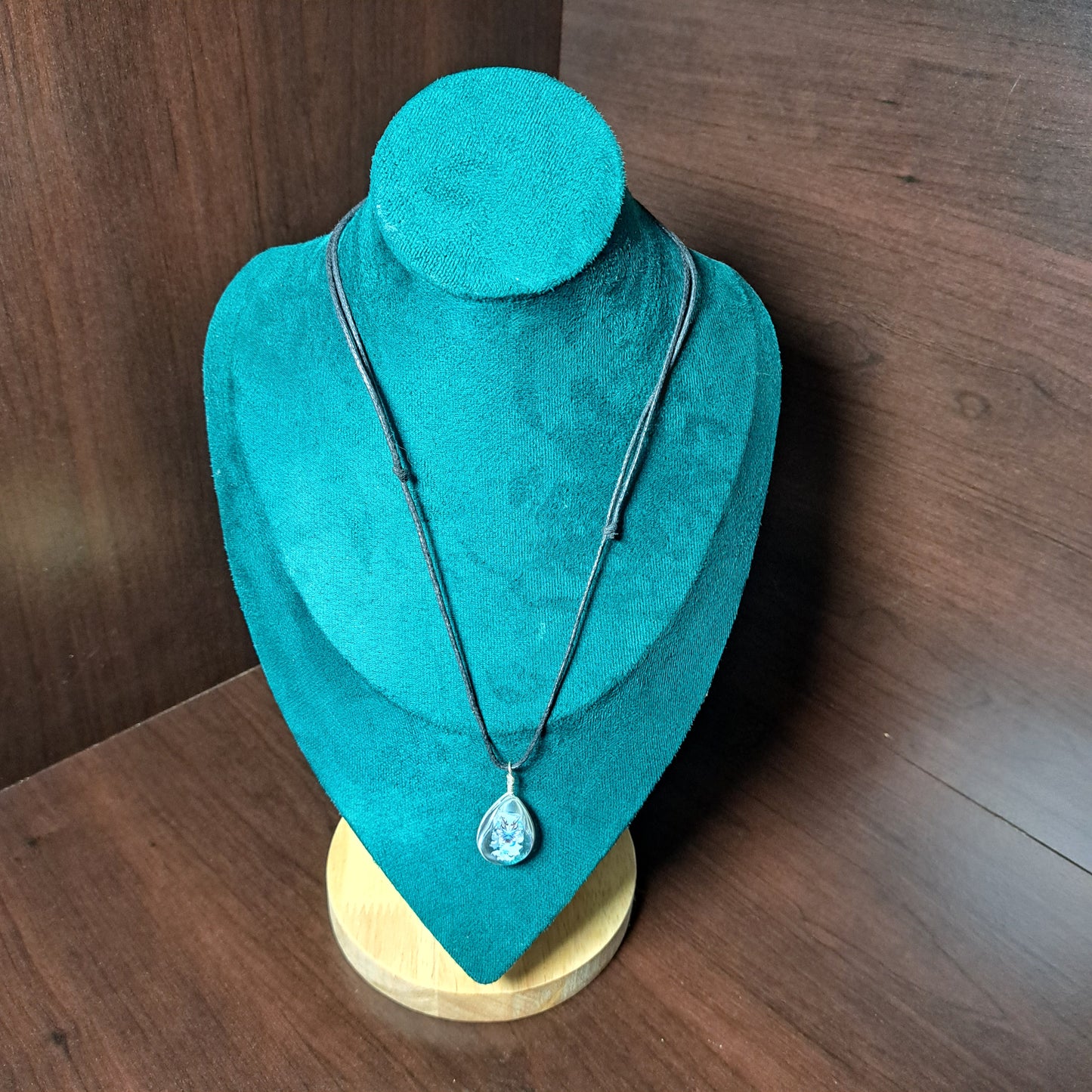 Collier avec perle de verre