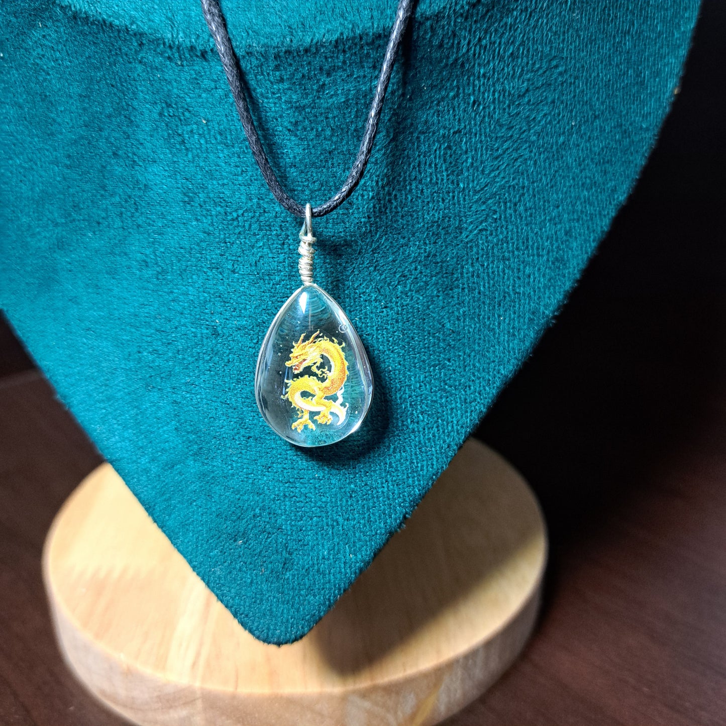 Collier avec perle de verre