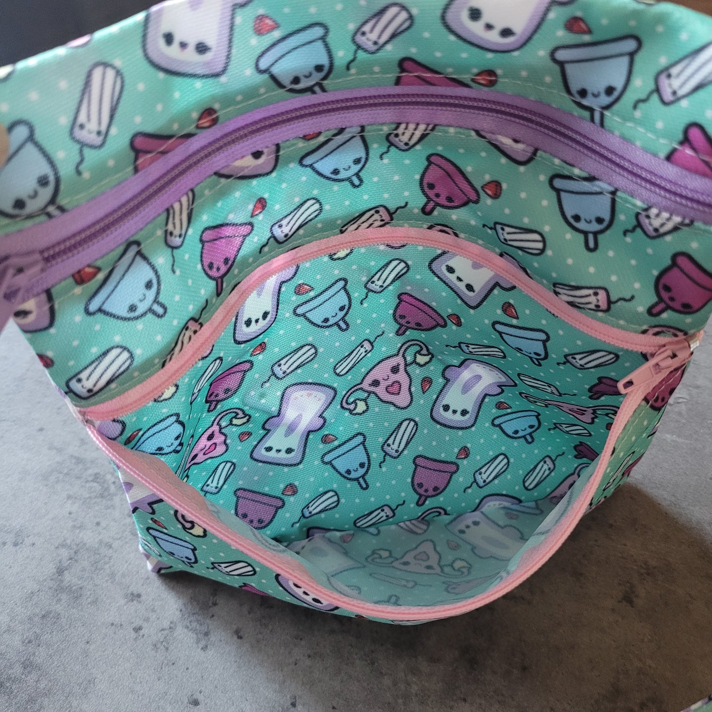 Sac imperméable à 2 compartiments distincts pour produits d'hygiènes (wetbag)