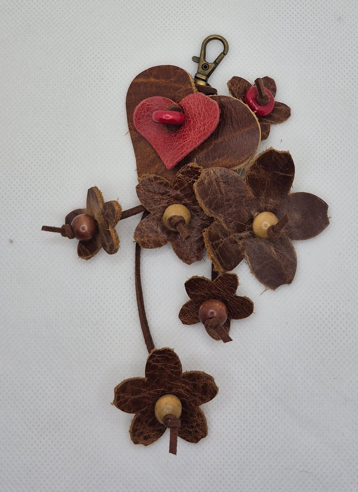 Parure coeurs et fleurs en cuir