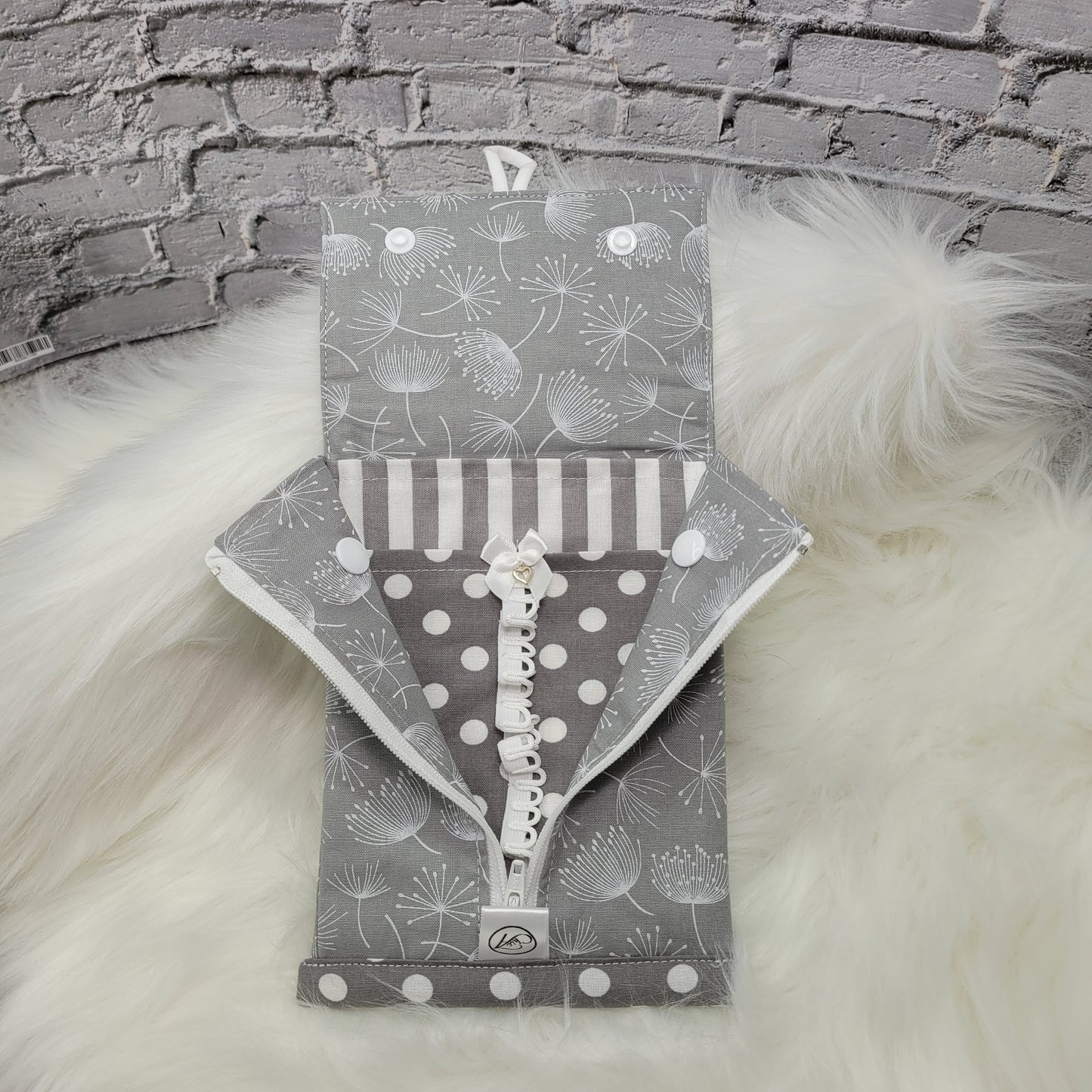 Trousse longue simple pour essentiels sanitaires