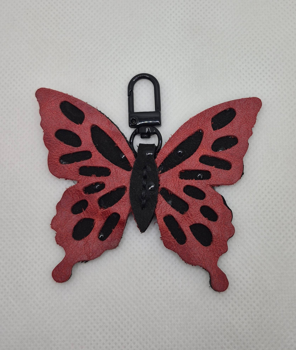 Parure en cuir en forme de papillon