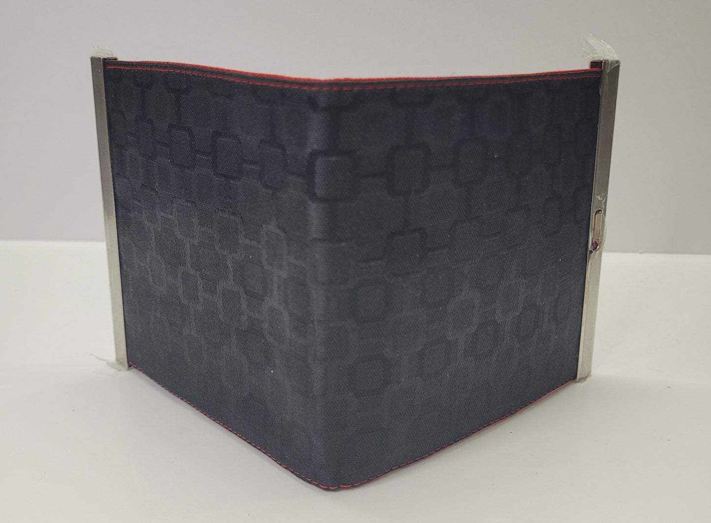 Portefeuille noir et rouge