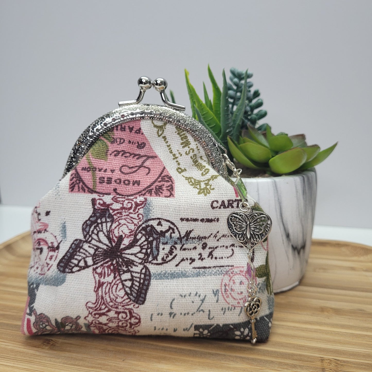 Sac à main avec fermeture à boucle