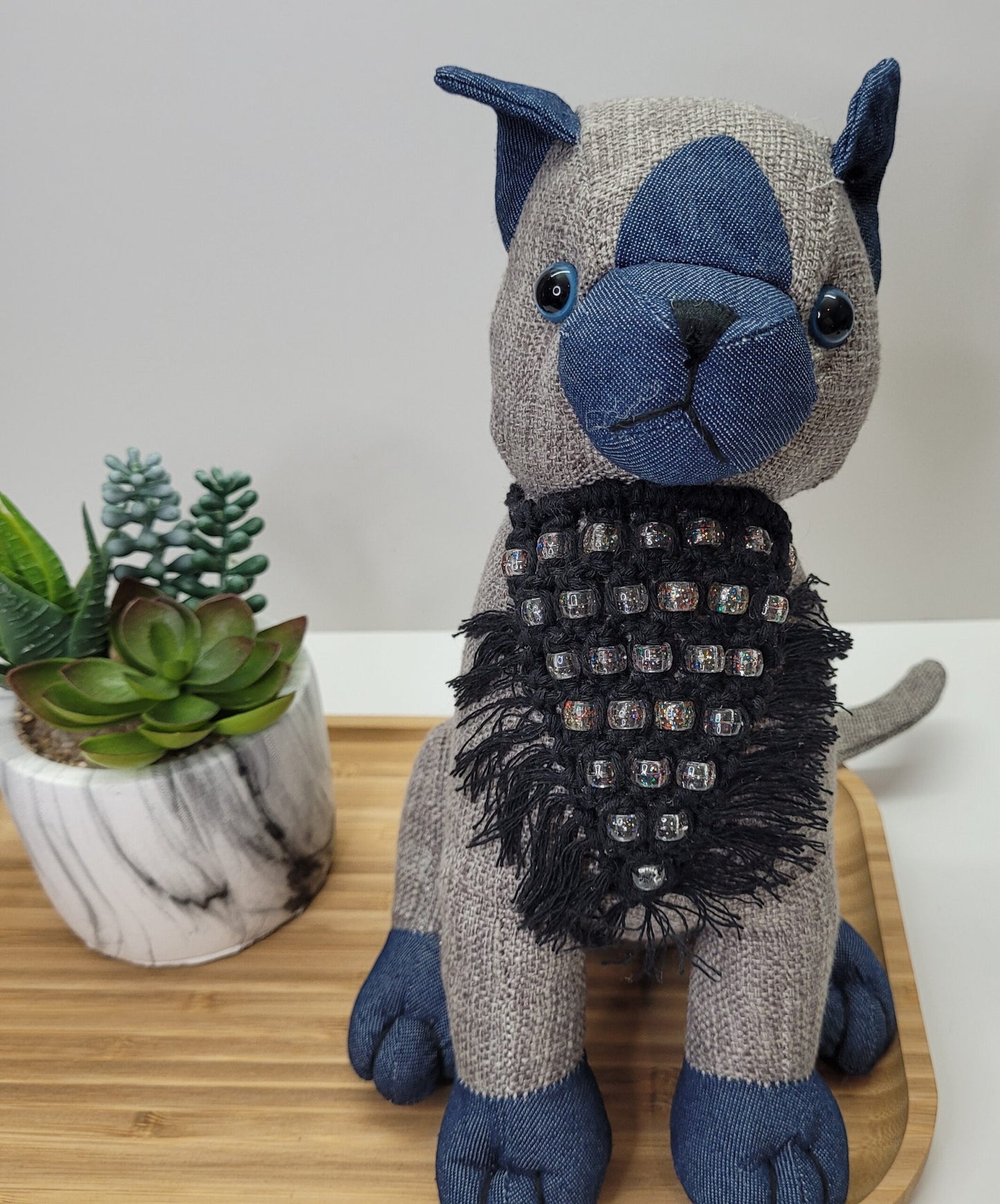 Foulard chat/chien en macramé