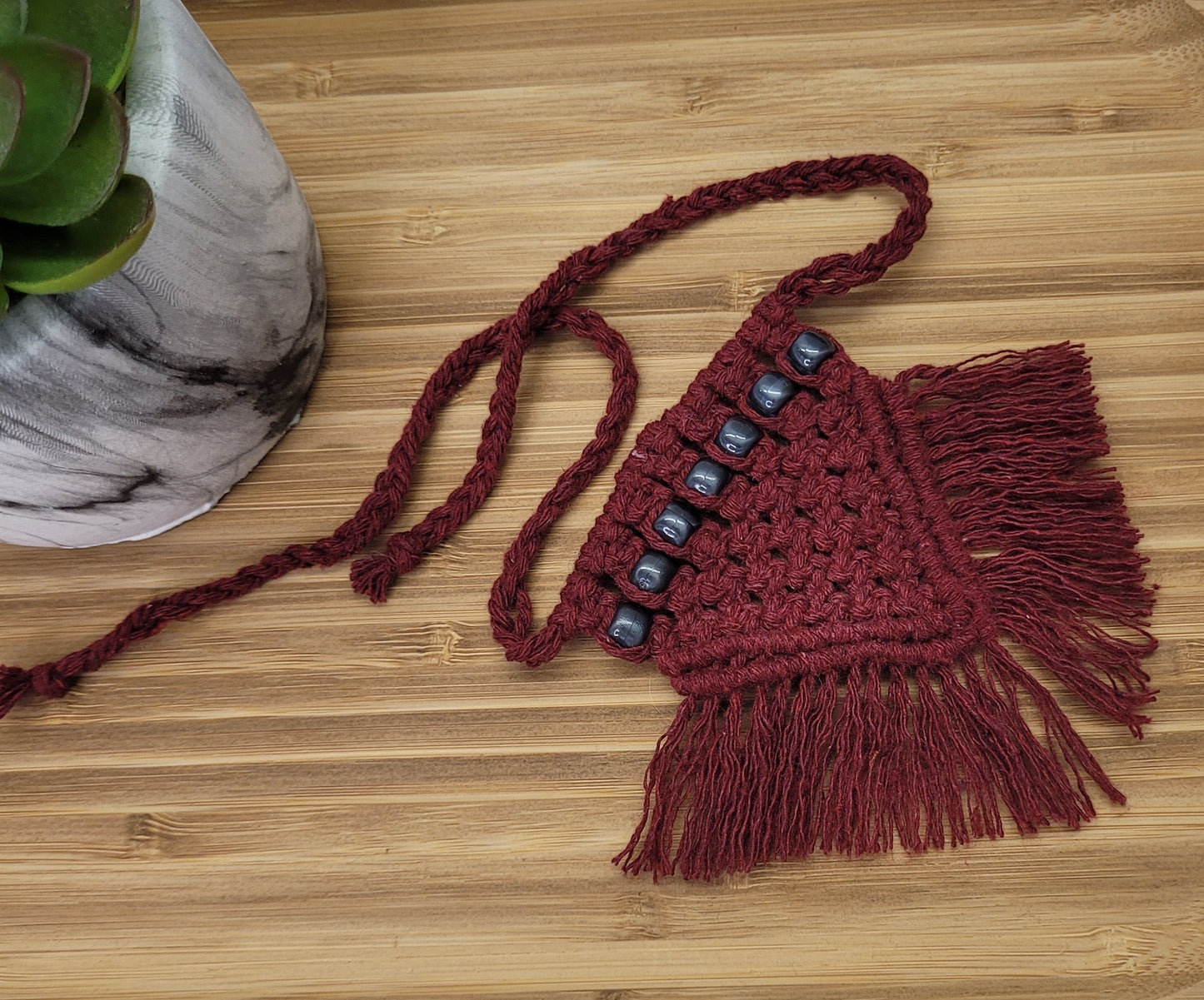 Foulard chat/chien en macramé