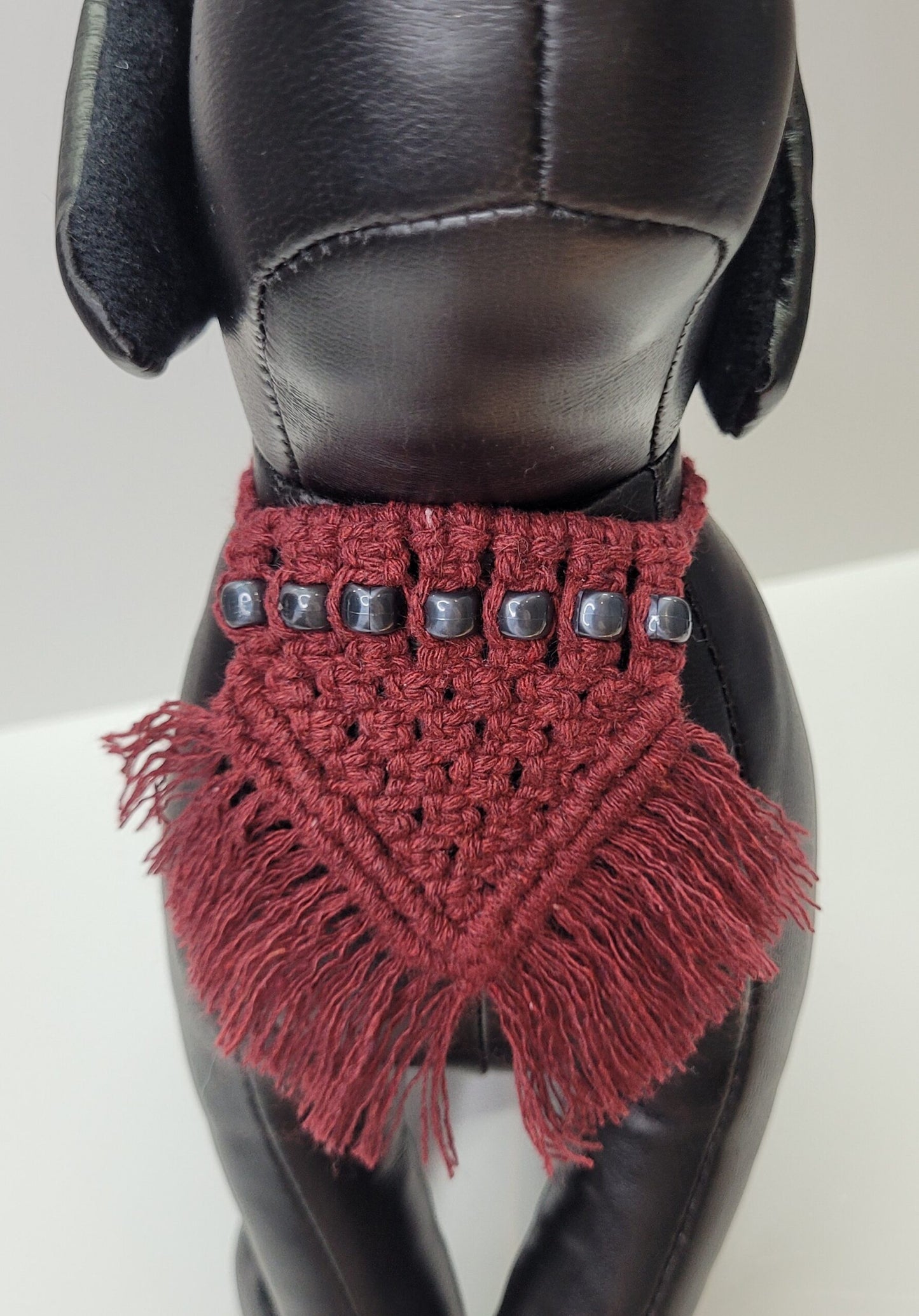 Foulard chat/chien en macramé