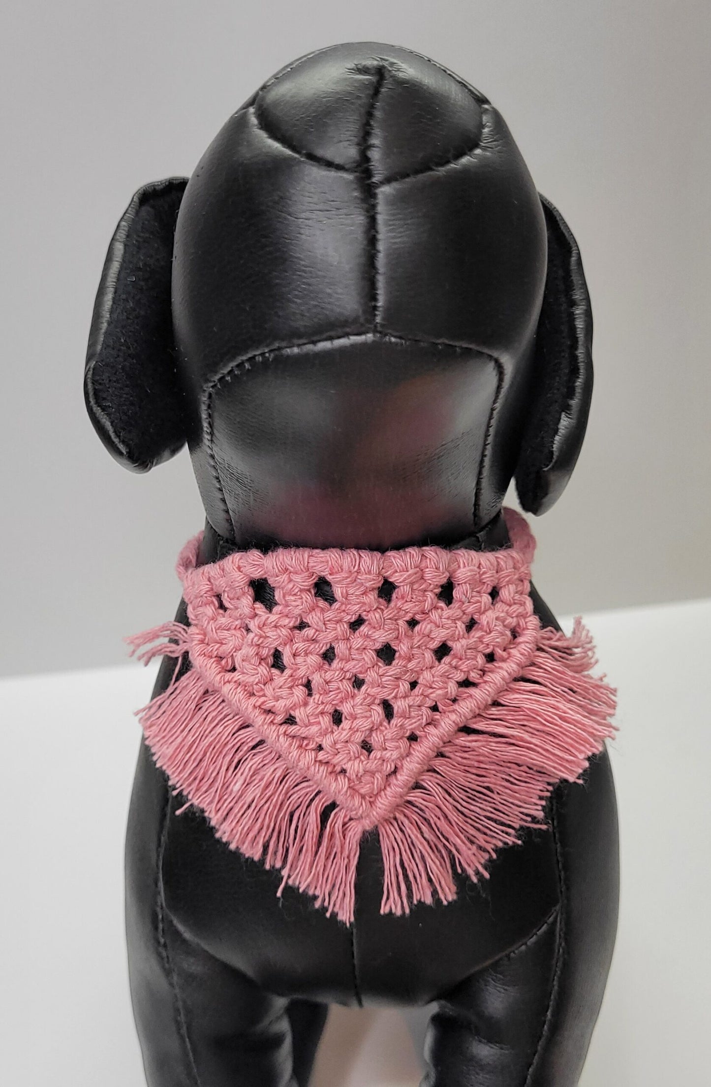 Foulard chat/chien en macramé