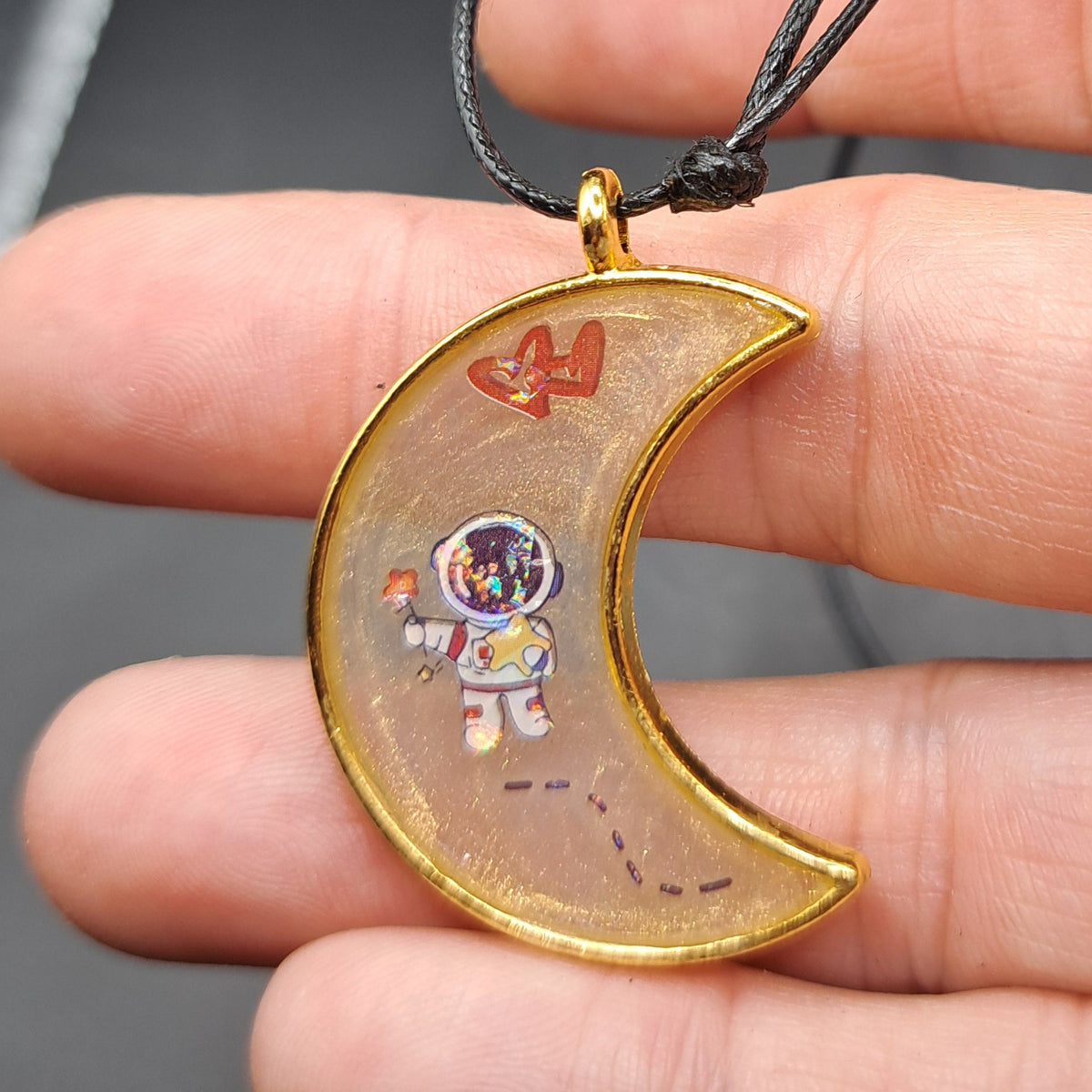 Collier breloque en epoxy