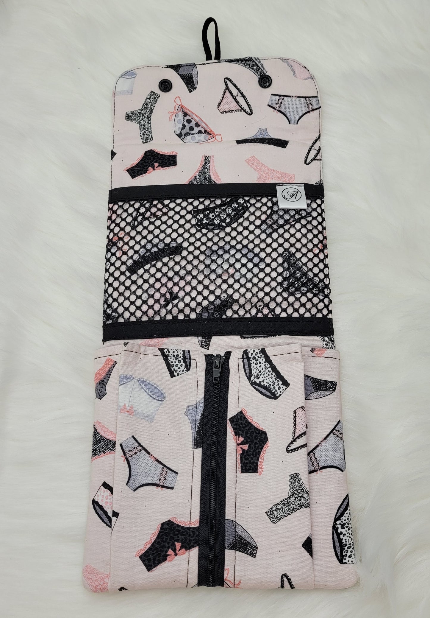 Grande trousse pour essentiels sanitaires