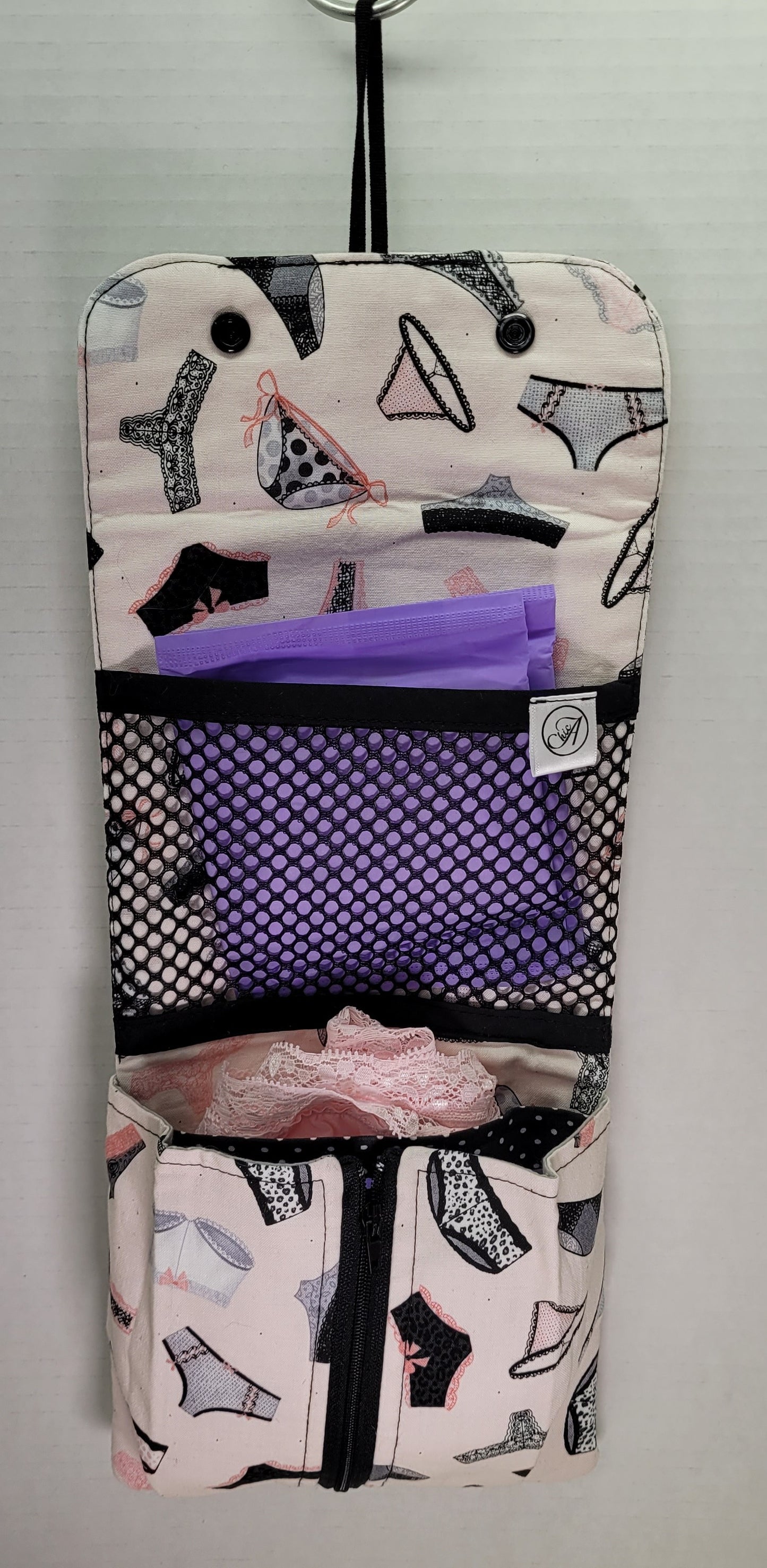 Grande trousse pour essentiels sanitaires