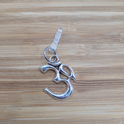 Pendentif pour cellulaire sur bouchon anti-poussière