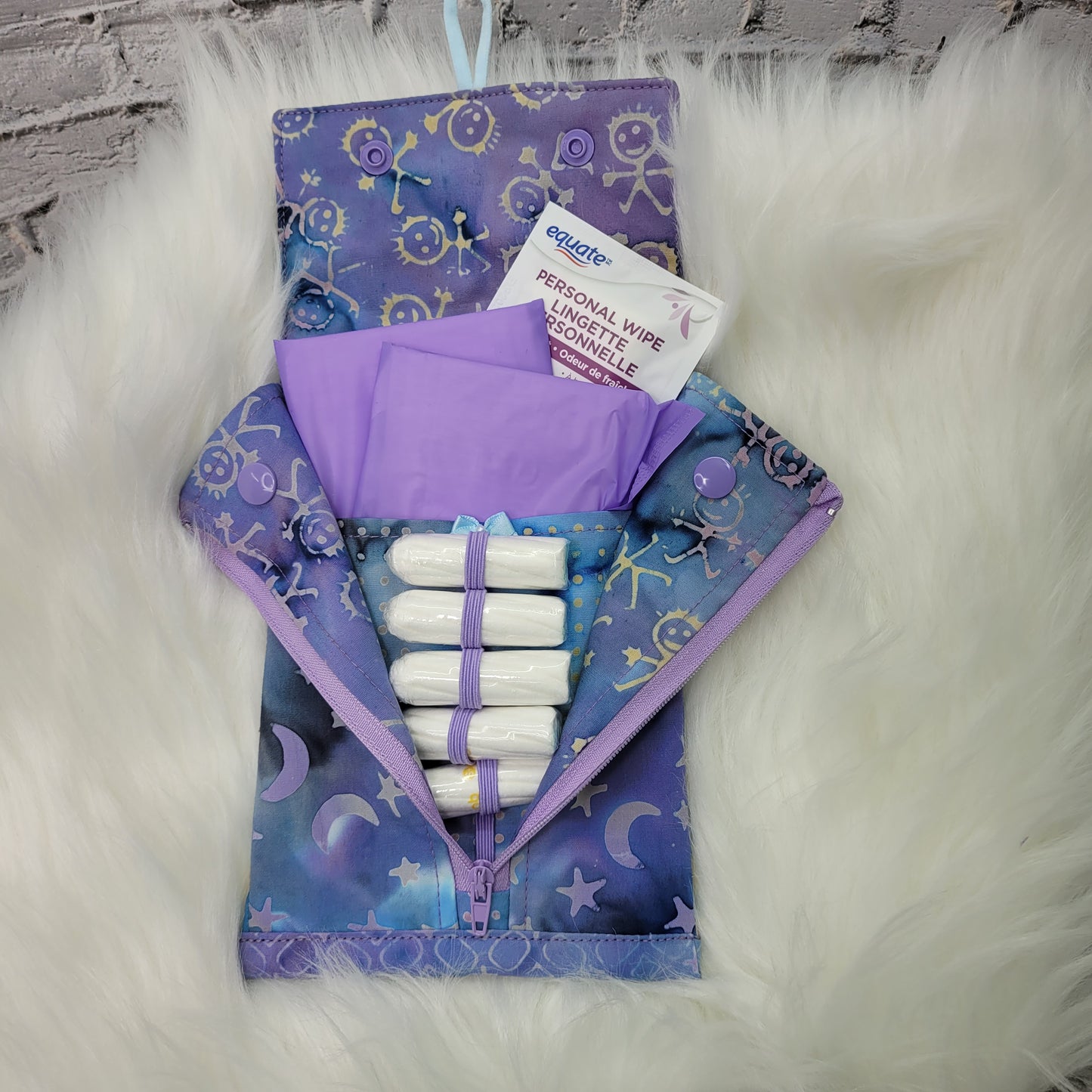 Trousse longue simple pour essentiels sanitaires