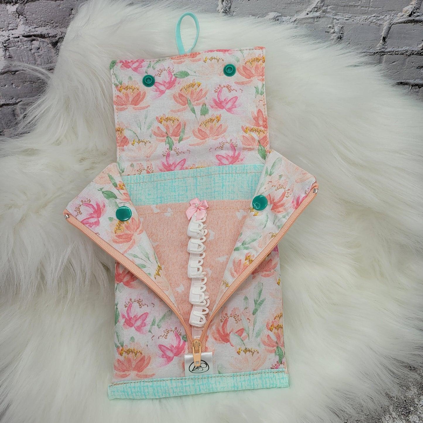 Trousse longue simple pour essentiels sanitaires