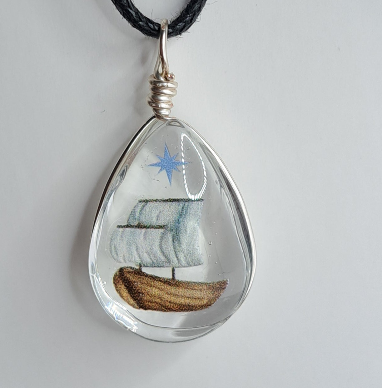 Collier avec perle de verre