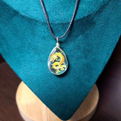 Collier avec perle de verre
