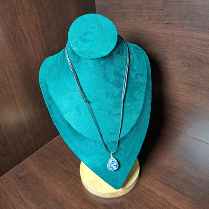 Collier avec perle de verre