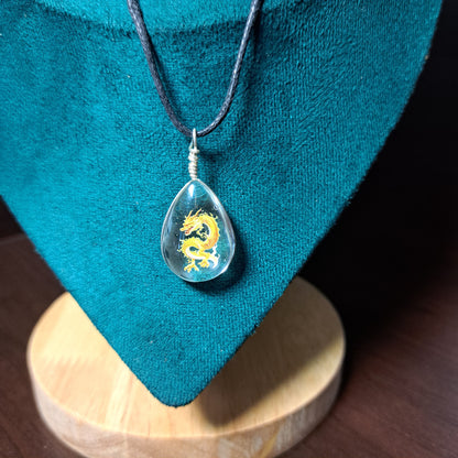 Collier avec perle de verre