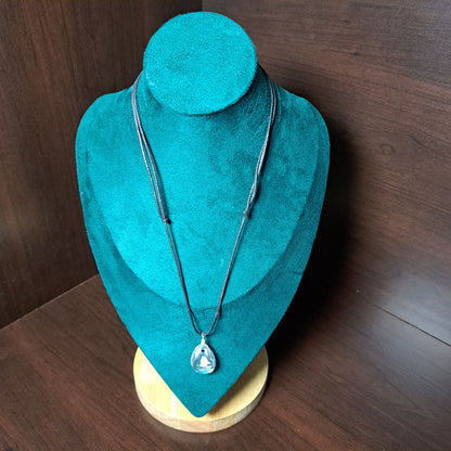 Collier avec perle de verre