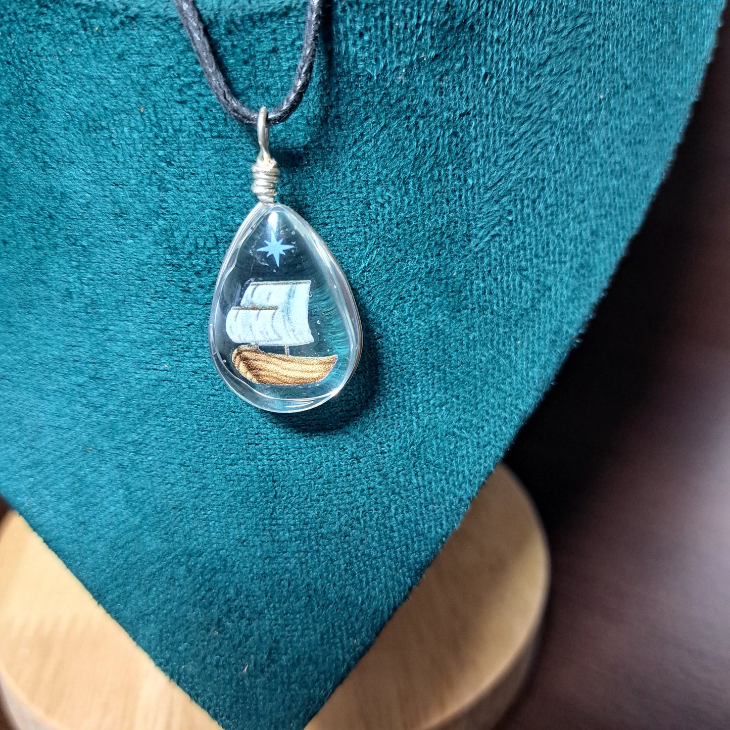 Collier avec perle de verre