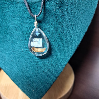 Collier avec perle de verre