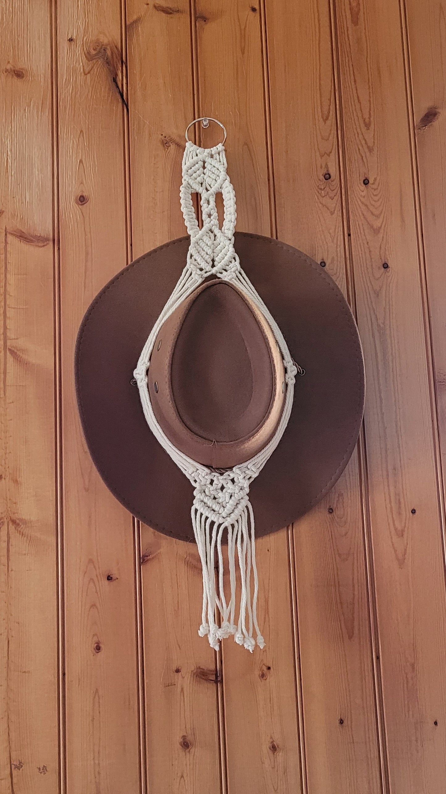 Support en macramé pour chapeau
