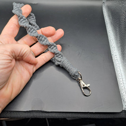 Dragonne en macramé