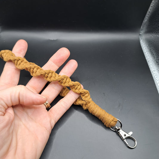 Dragonne en macramé