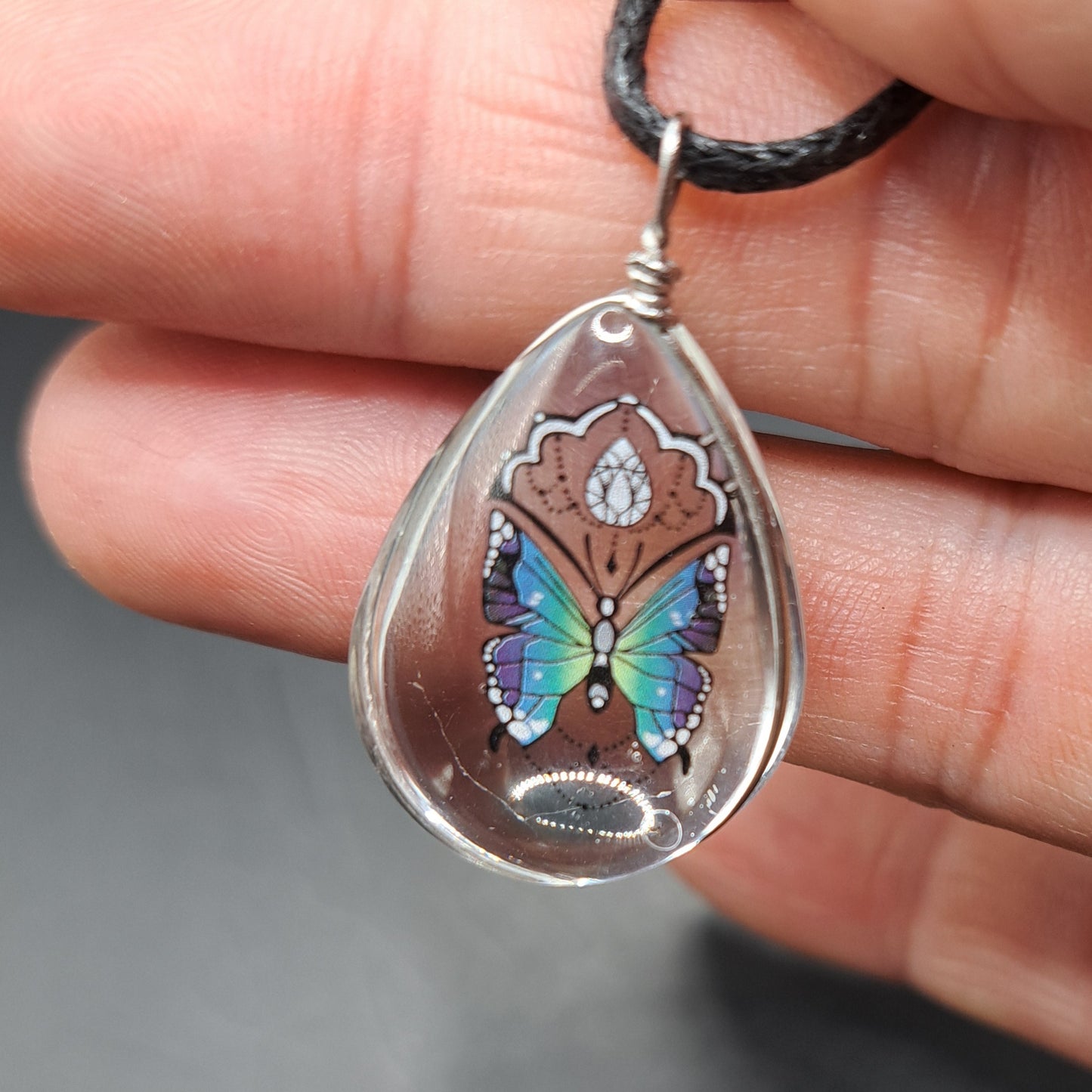 Collier avec perle de verre