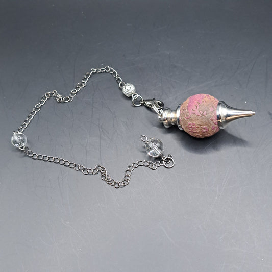 Pendule sculpté simple
