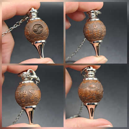 Pendule sculpté breloque abre de vie