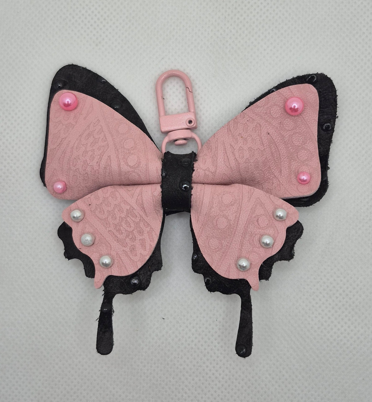 Parure en cuir en forme de papillon