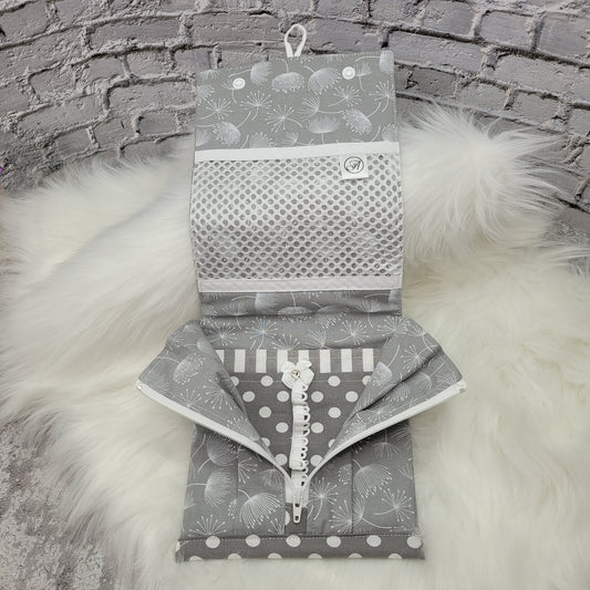 Grande trousse pour essentiels sanitaires.